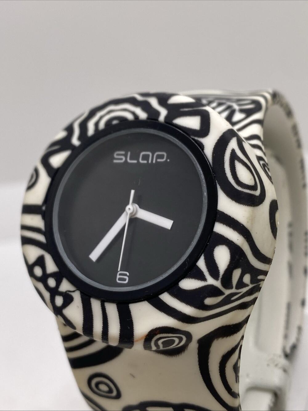 Womens Slap Bracelet Pattern Watch New Battery